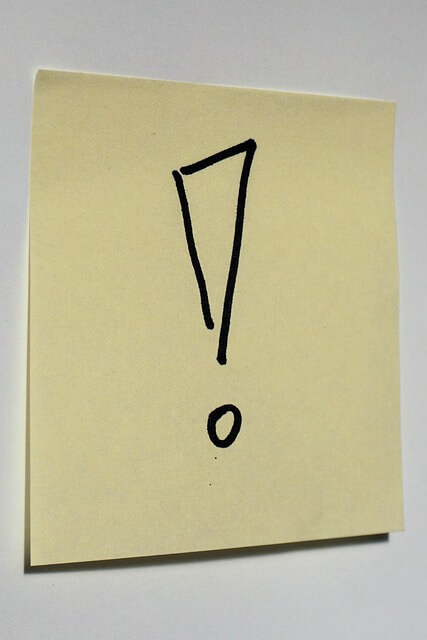 STICKYNOTE post-it-1547590_640 an image of a yellow sticky note with a handwritten exclamation point representing the importance of recognizing negative self-talk